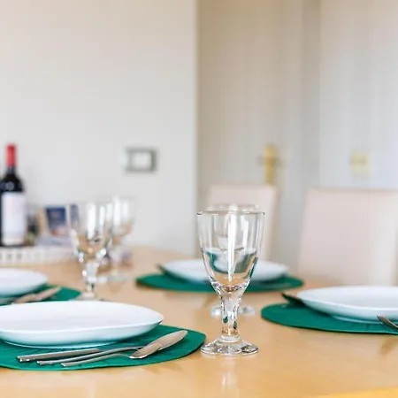 Prime Homes Taoro Attic 아파트 *